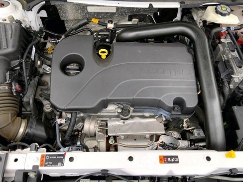 Used 2023 GMC Terrain SLE image 33