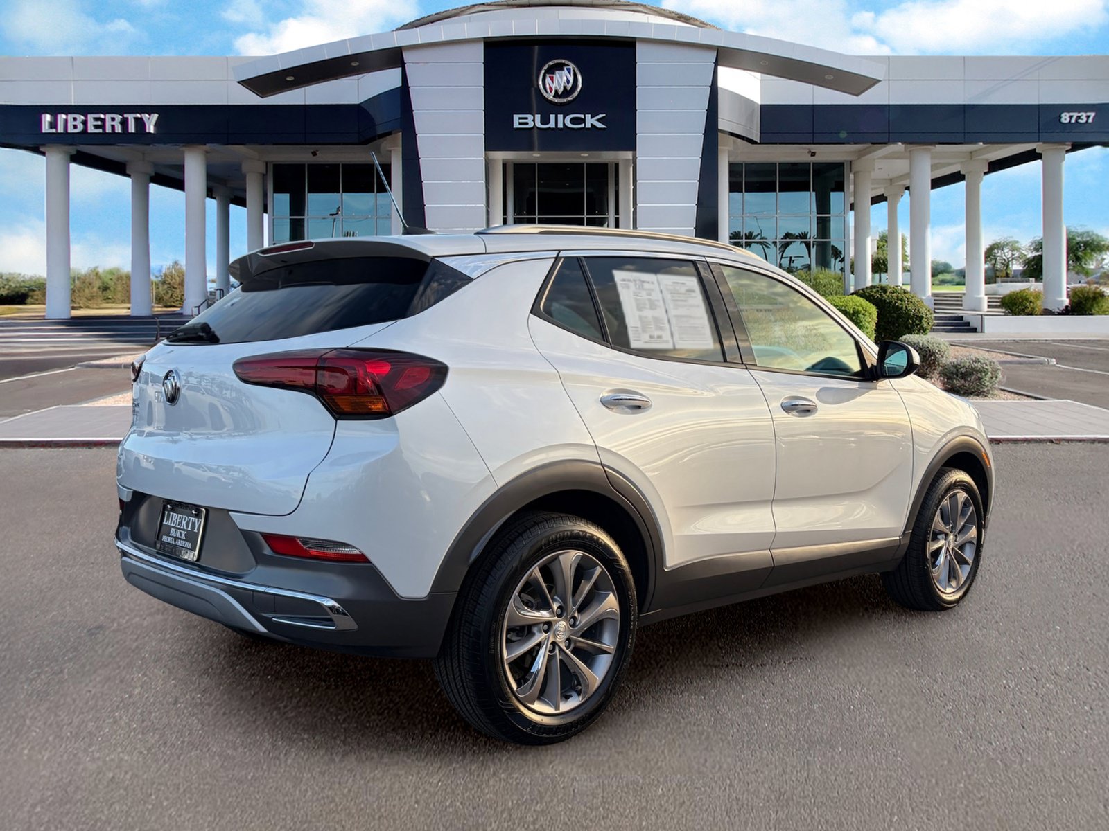 Used 2022 Buick Encore GX Essence w/ Experience Buick Package AWD/4WD image 4