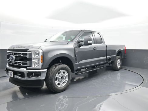 New 2026 Ford F250 XLT image 4
