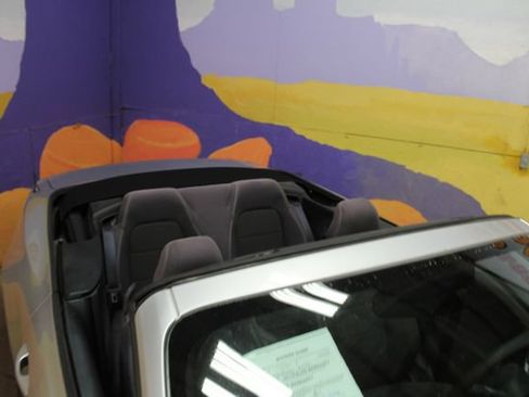 Used 2016 Ford Mustang Convertible RWD image 5
