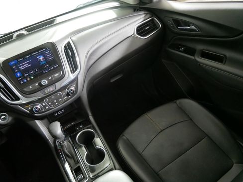 Used 2023 Chevrolet Equinox Premier AWD/4WD image 11