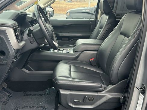 Used 2024 Ford Expedition XLT image 13