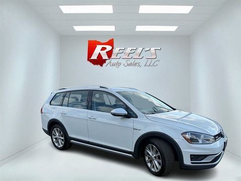 Used 2017 Volkswagen Golf Alltrack SE AWD/4WD image 4