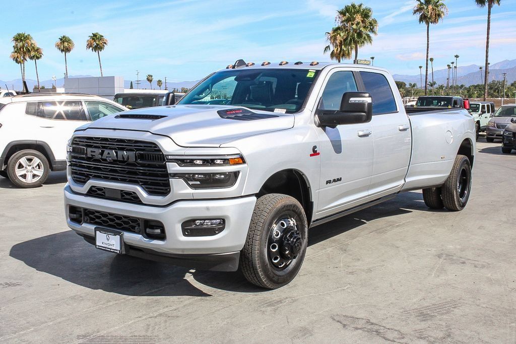 New 2026 RAM 3500 Laramie AWD/4WD image 4