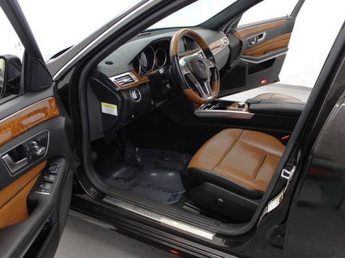 Used 2014 Mercedes-Benz E 350 4MATIC Sedan image 12