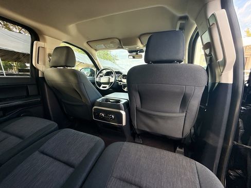 Used 2022 Ford Expedition XLT image 28