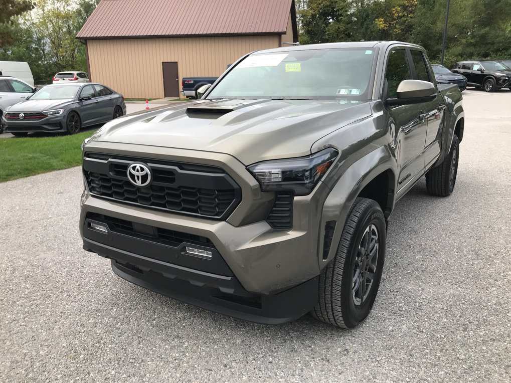 Certified 2024 Toyota Tacoma TRD Sport w/ TRD Sport Upgrade Package AWD/4WD image 4
