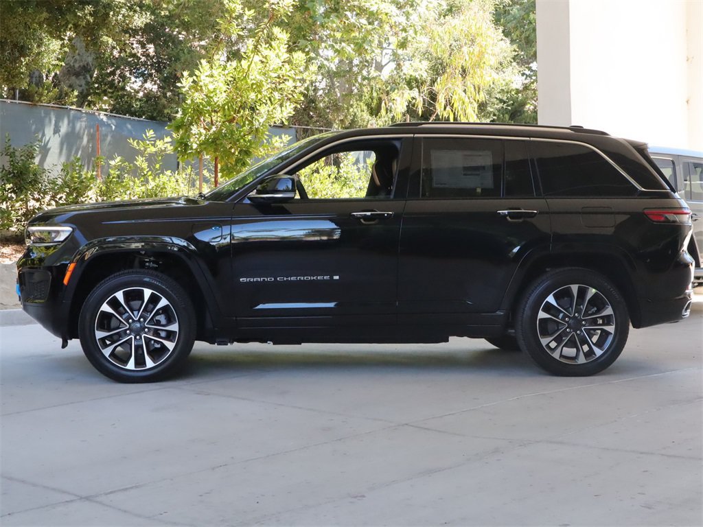 New 2023 Jeep Grand Cherokee Overland w/ Luxury Tech Group IV AWD/4WD image 7