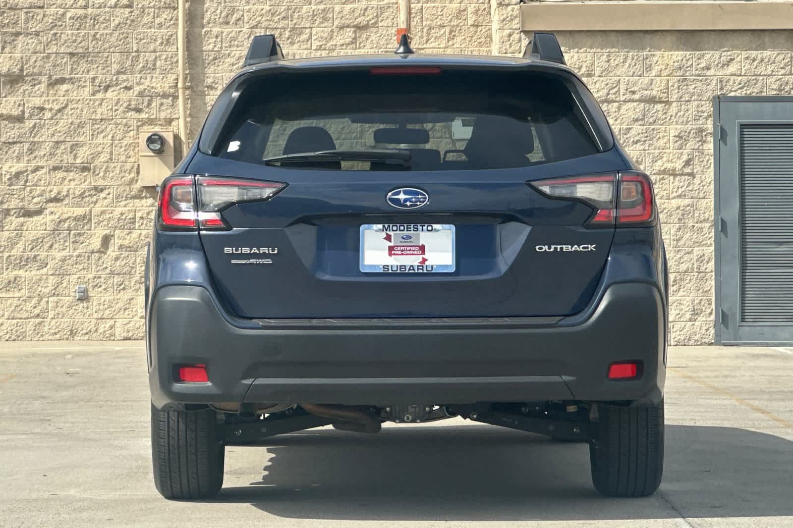 Used 2024 Subaru Outback Premium AWD/4WD image 4