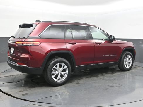 Used 2023 Jeep Grand Cherokee Limited AWD/4WD image 9