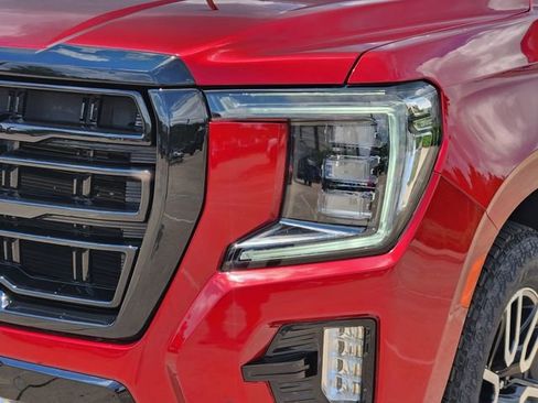 Used 2024 GMC Yukon XL AT4 w/ Technology Package AWD/4WD image 9