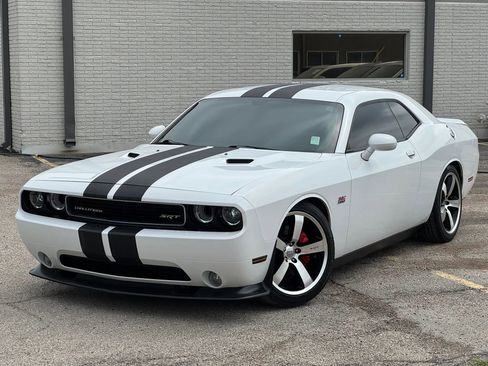 Used 2012 Dodge Challenger SRT8 RWD image 2