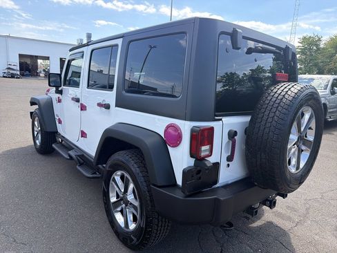 Used 2018 Jeep Wrangler Unlimited Sport S AWD/4WD image 3