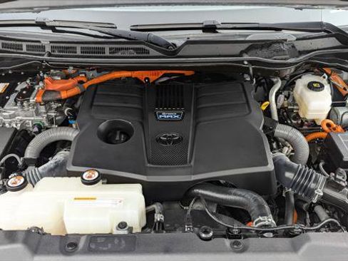 Used 2023 Toyota Tundra Limited image 32