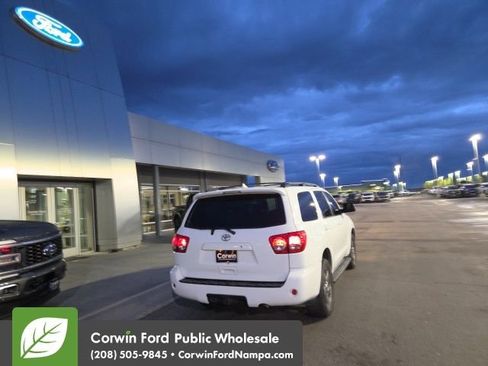 Used 2011 Toyota Sequoia SR5 w/ Sport Appearance Pkg image 10