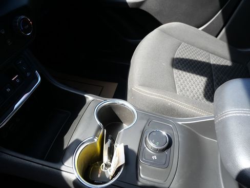 Used 2019 GMC Terrain SLE image 16