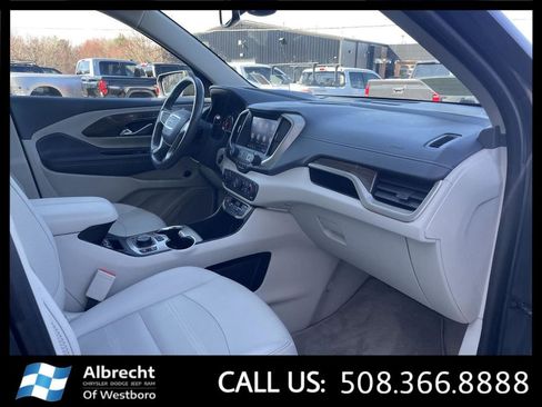Used 2022 GMC Terrain Denali w/ Denali Premium Package AWD/4WD image 20