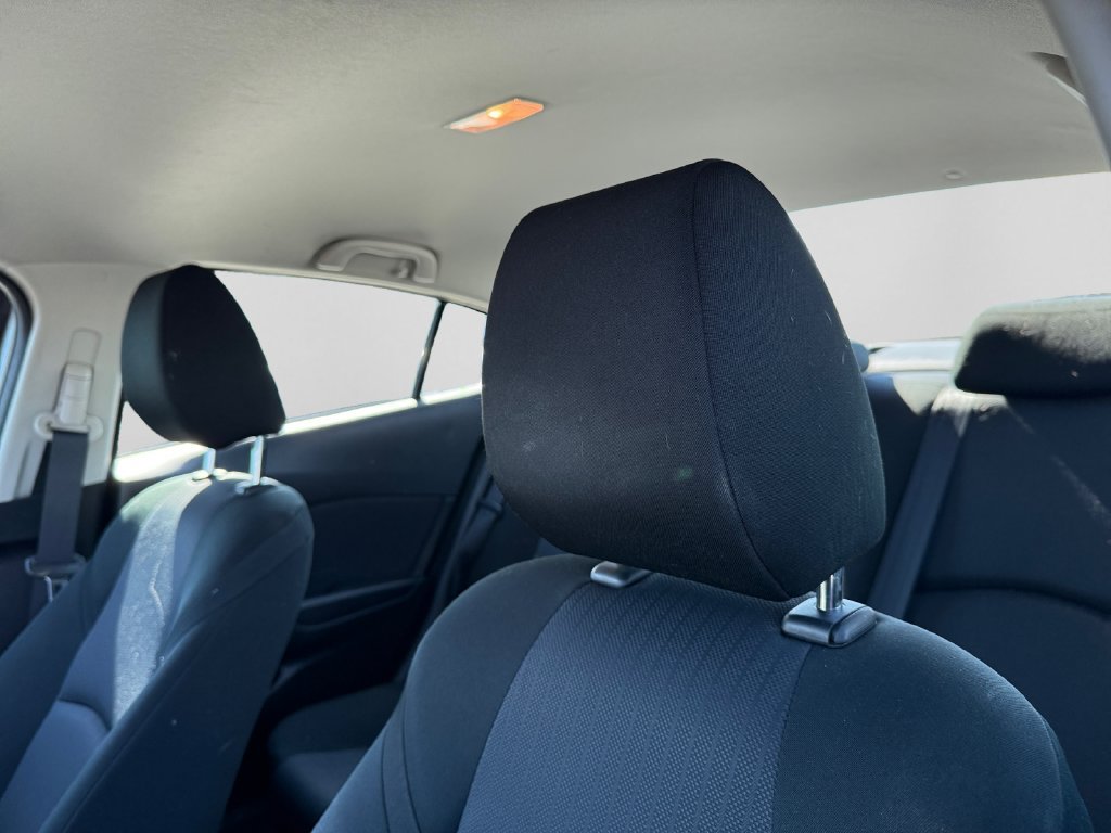 Used 2015 MAZDA MAZDA3 i Sport FWD image 17