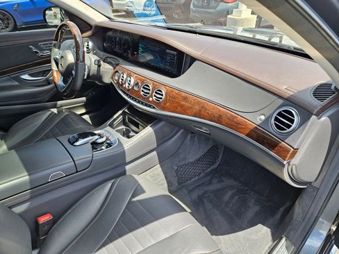 Used 2018 Mercedes-Benz S 560 Sedan image 21