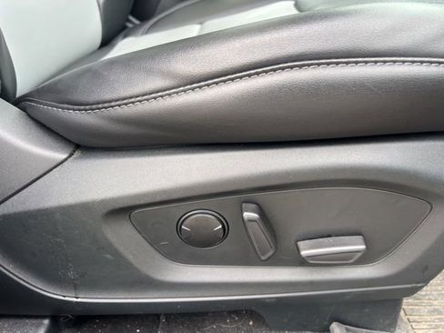 Used 2023 Ford Explorer XLT w/ Equipment Group 202A image 12