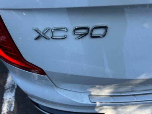 Certified 2023 Volvo XC90 T8 Ultimate w/ Lounge Package image 8
