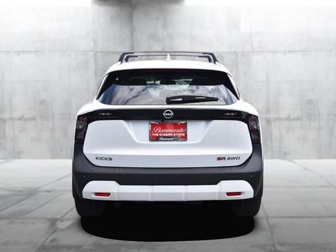 New 2025 Nissan Kicks SR image 6