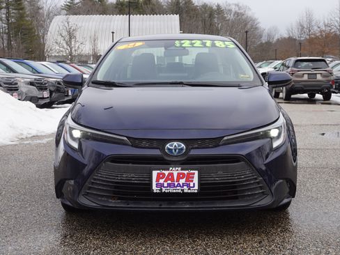 Used 2024 Toyota Corolla LE image 2