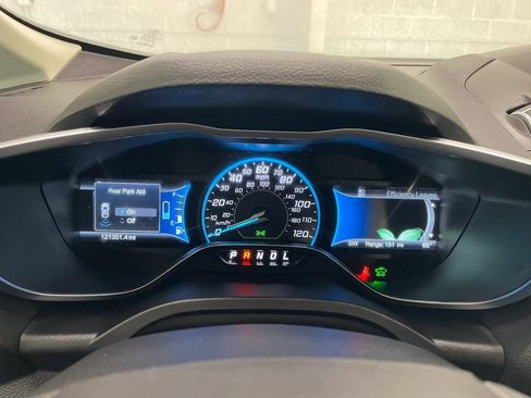 Used 2017 Ford C-MAX Energi Titanium image 34