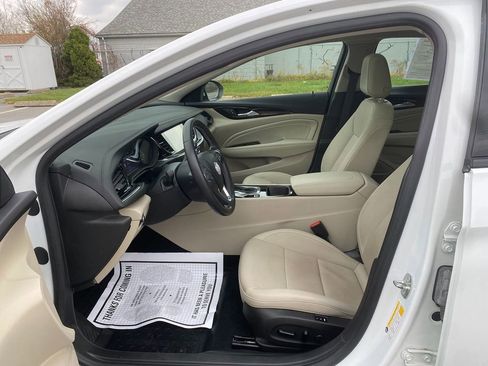 Used 2019 Buick Regal Essence w/ Driver Confidence Package I image 12