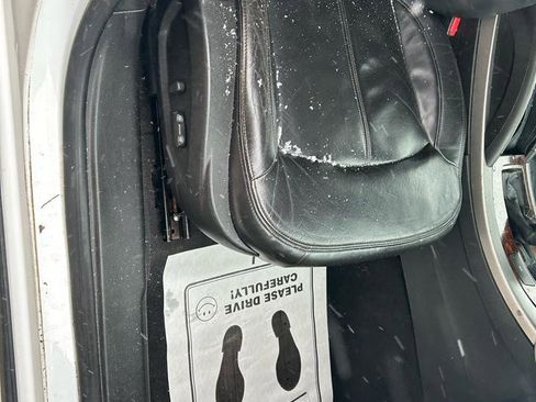 Used 2011 Buick LaCrosse CXL image 12