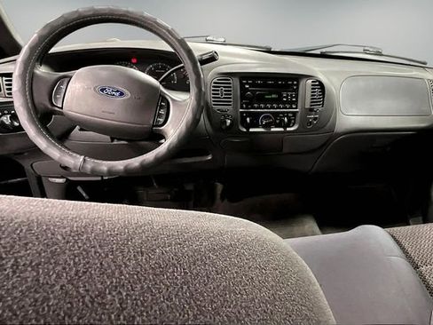 Used 2003 Ford F150 XLT image 9