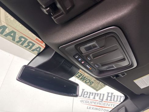 Used 2022 GMC Sierra 1500 SLT w/ SLT Convenience Package image 22