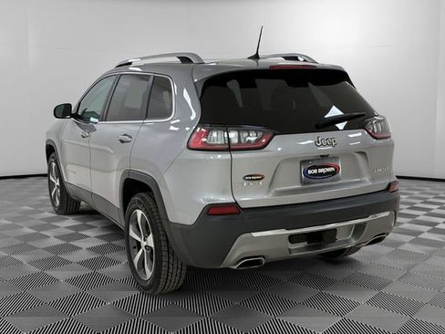 Used 2019 Jeep Cherokee Limited w/ Luxury Group AWD/4WD image 3