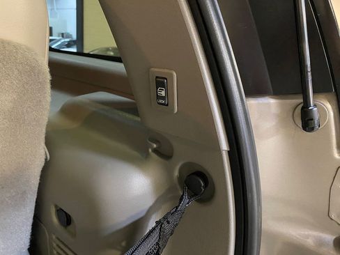 Used 2002 Chevrolet Tahoe LT RWD image 31