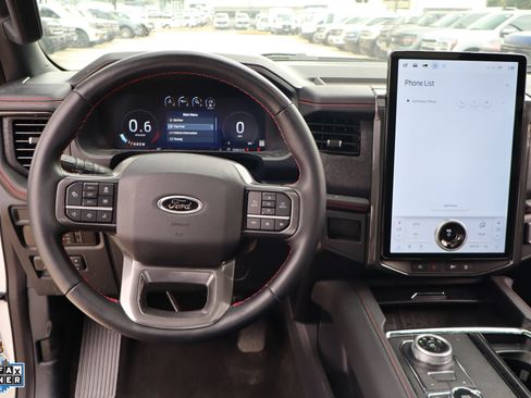 Certified 2024 Ford Expedition Limited AWD/4WD image 18