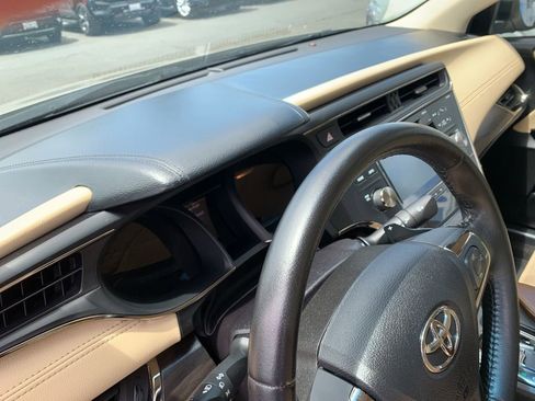 Used 2016 Toyota Avalon XLE w/ Preferred Accessory Package FWD image 18