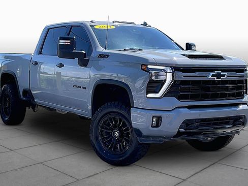 Used 2024 Chevrolet Silverado 2500 LTZ w/ LTZ Plus Package AWD/4WD image 3