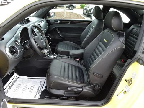 Used 2014 Volkswagen Beetle GSR FWD image 10