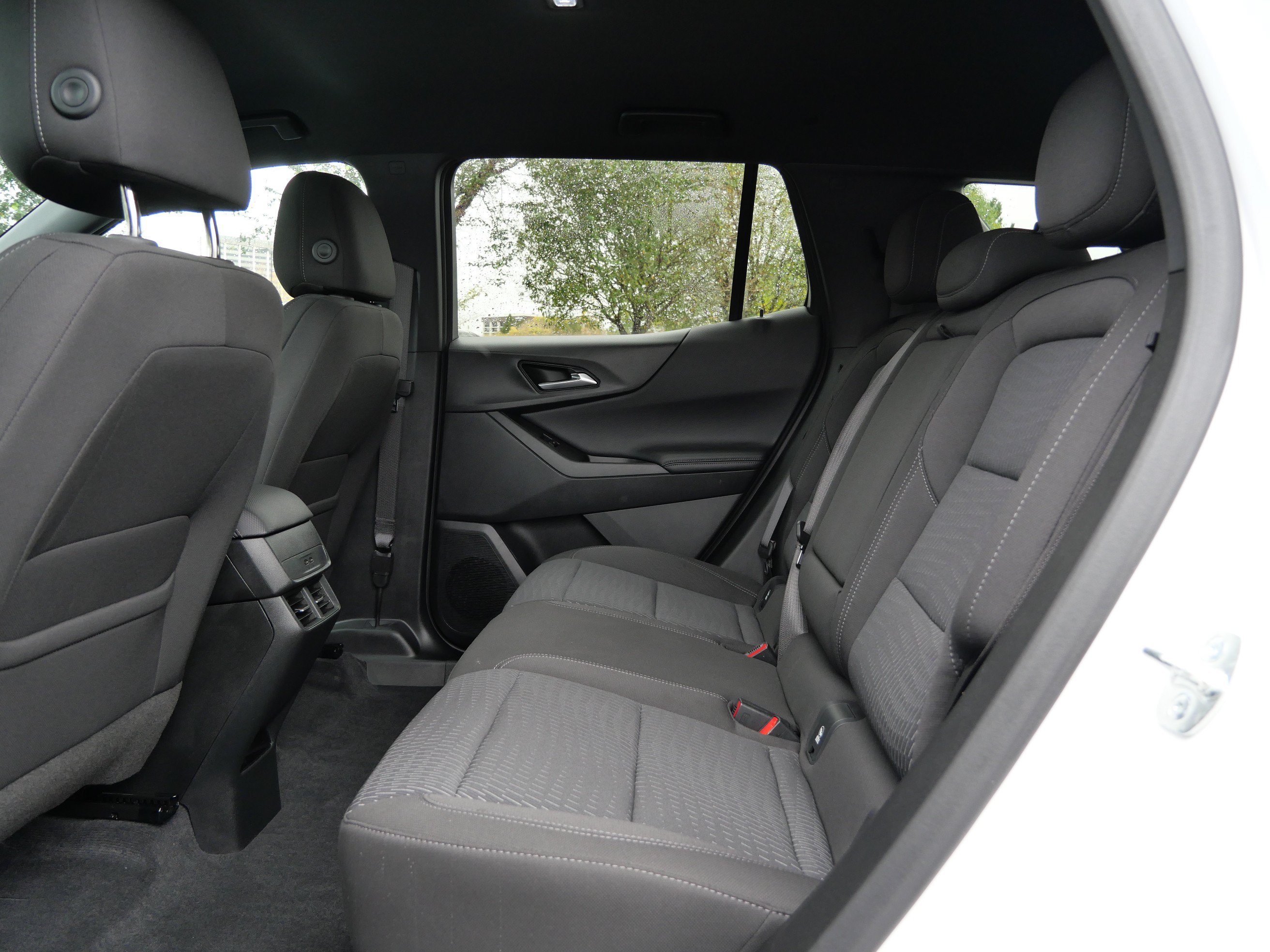 Used 2025 Chevrolet Equinox LT AWD/4WD image 15