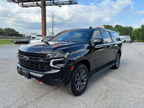 Used 2021 Chevrolet Suburban Z71 w/ Z71 Off-Road Package AWD/4WD image 9