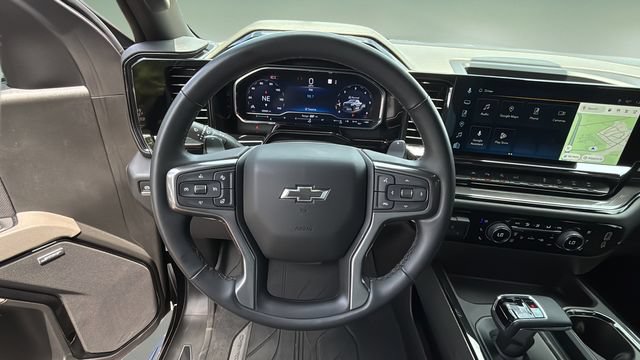 Used 2025 Chevrolet Silverado 1500 ZR2 w/ Technology Package AWD/4WD image 12
