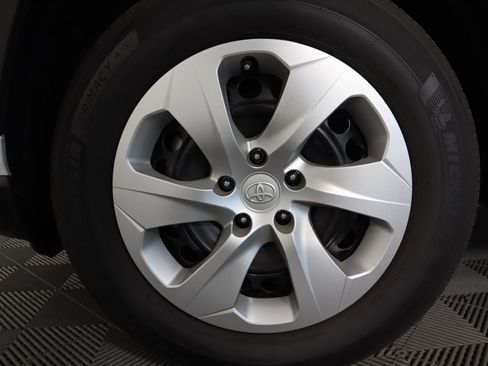 Used 2023 Toyota RAV4 LE image 32