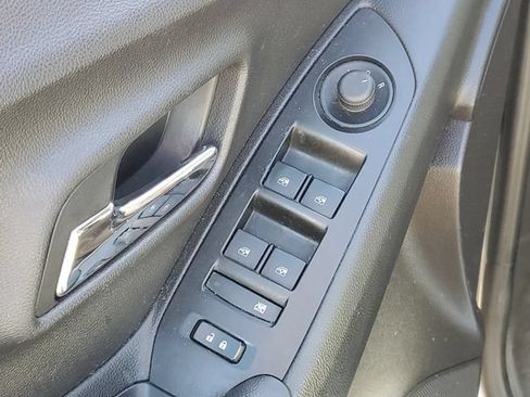 Used 2019 Chevrolet Trax LT w/ LT Convenience Package FWD image 10