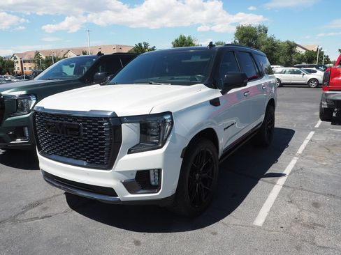 Used 2023 GMC Yukon Denali Ultimate AWD/4WD image 2