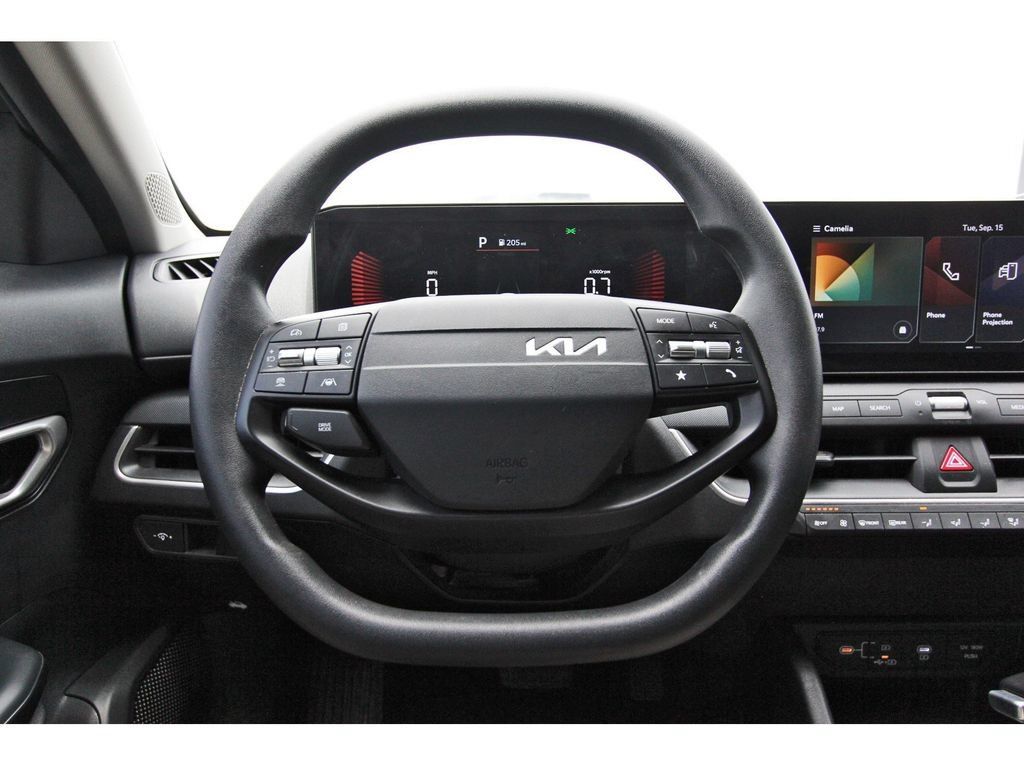Used 2025 Kia K4 FWD image 15
