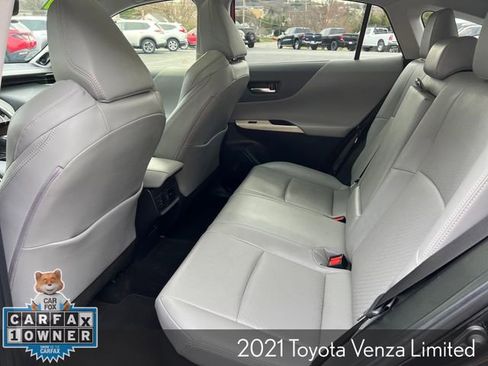 Used 2021 Toyota Venza Limited image 25