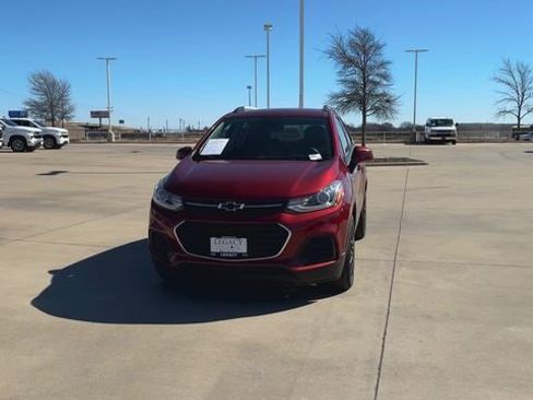 Used 2021 Chevrolet Trax LT w/ Sport Edition image 4