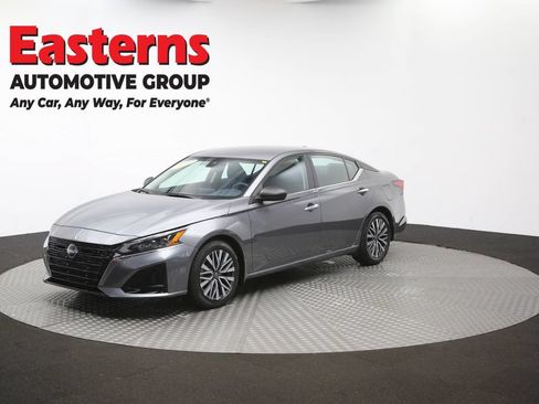 Used 2024 Nissan Altima 2.5 SV FWD image 55