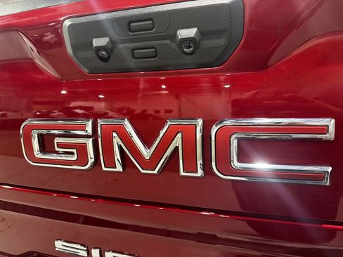 Used 2025 GMC Sierra 1500 AT4 w/ AT4 Premium Package AWD/4WD image 32