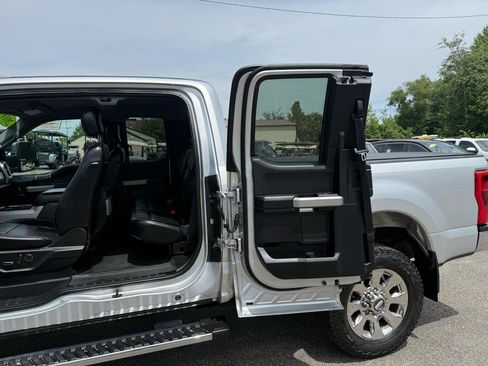 Used 2018 Ford F250 Lariat w/ Chrome Package AWD/4WD image 27